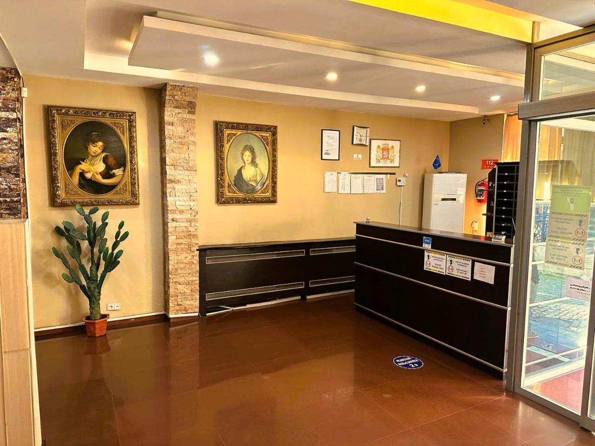 Hotel G Bakuri à Batoumi Extérieur photo