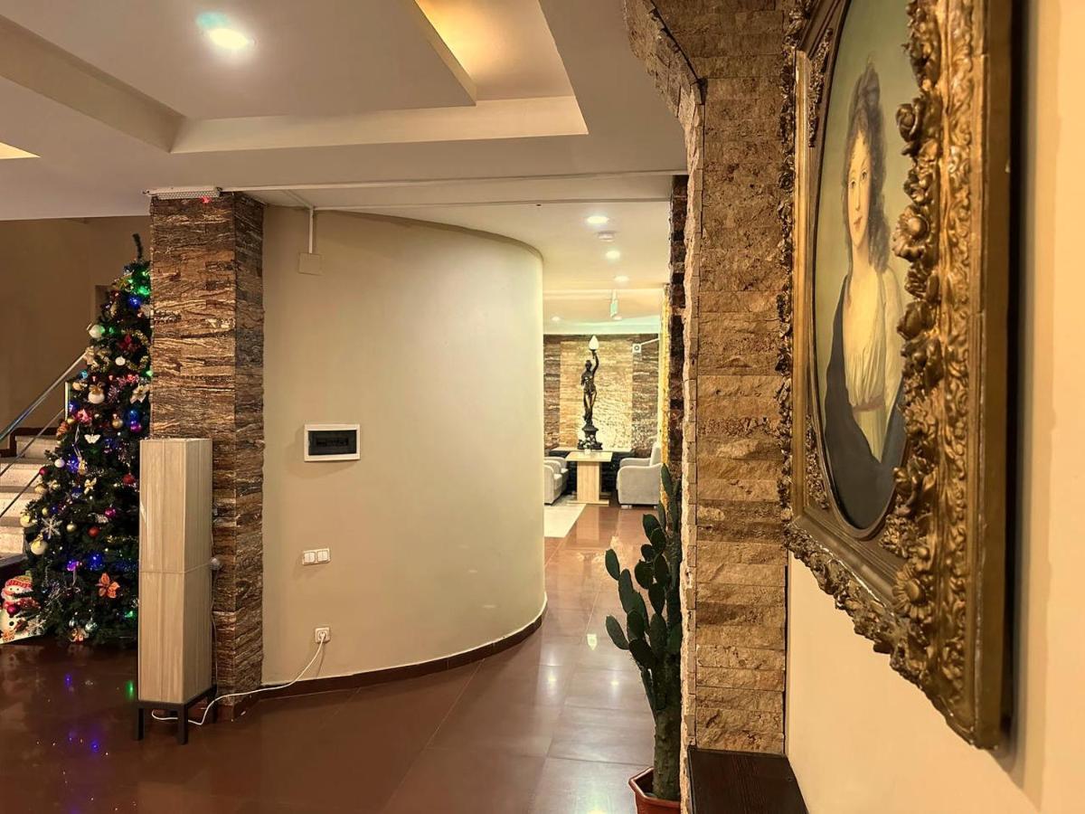 Hotel G Bakuri à Batoumi Extérieur photo
