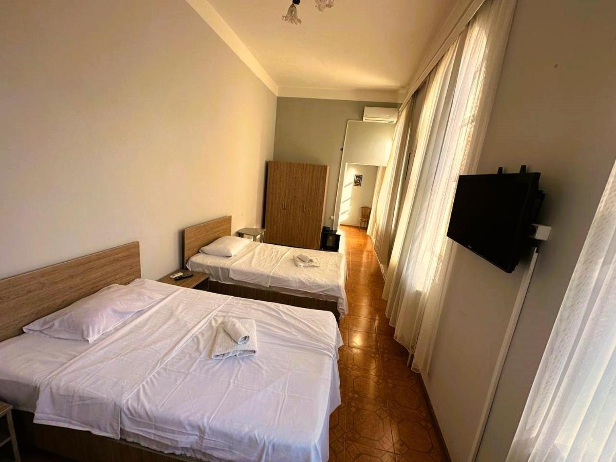Hotel G Bakuri à Batoumi Extérieur photo