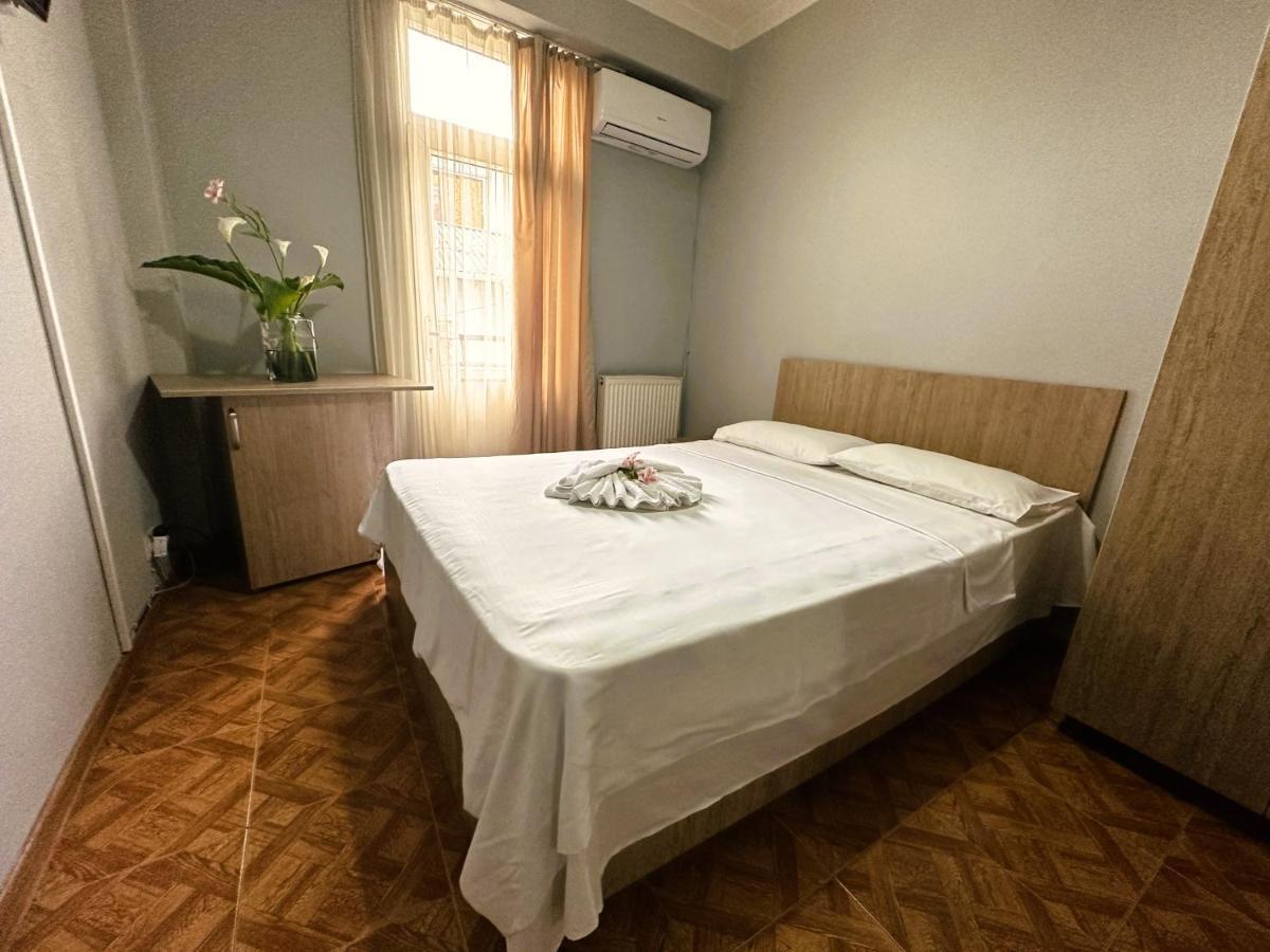 Hotel G Bakuri à Batoumi Extérieur photo